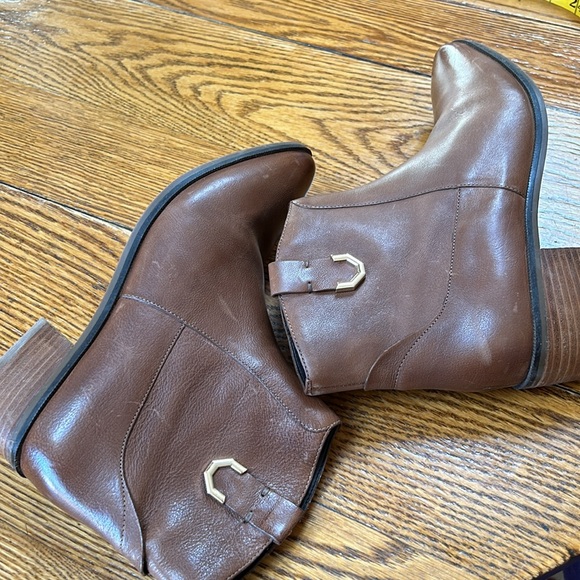 Cole Haan Macie style brown bootie. Leather uppers. Side zip. Almond toe. Size 8 - Picture 6 of 8